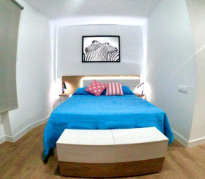 DELUXE TRIANA CENTER